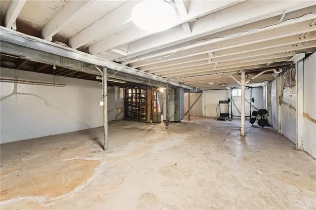 $246,000 | 101 Southeast Brentwood Drive, Lee's Summit, MO 64063