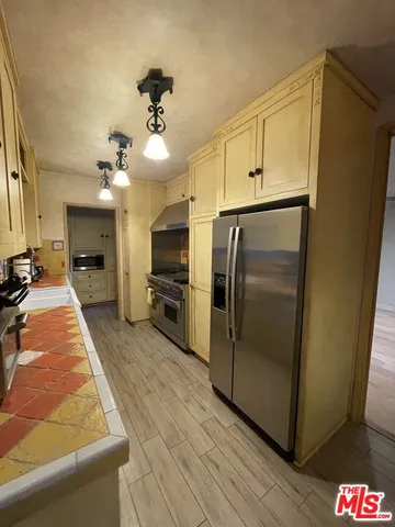 $8,495 | 9681 Yoakum Drive, Beverly Hills, CA 90210