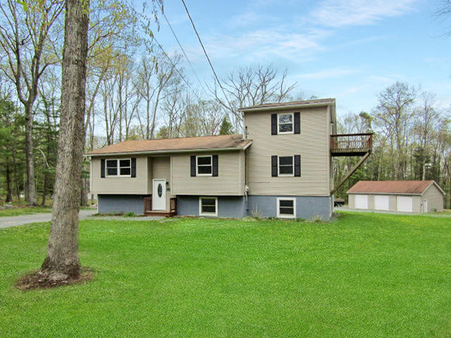 104 Daniels Road Hawley, PA 18428 - Photo 1 of 37 104 Daniels (2)