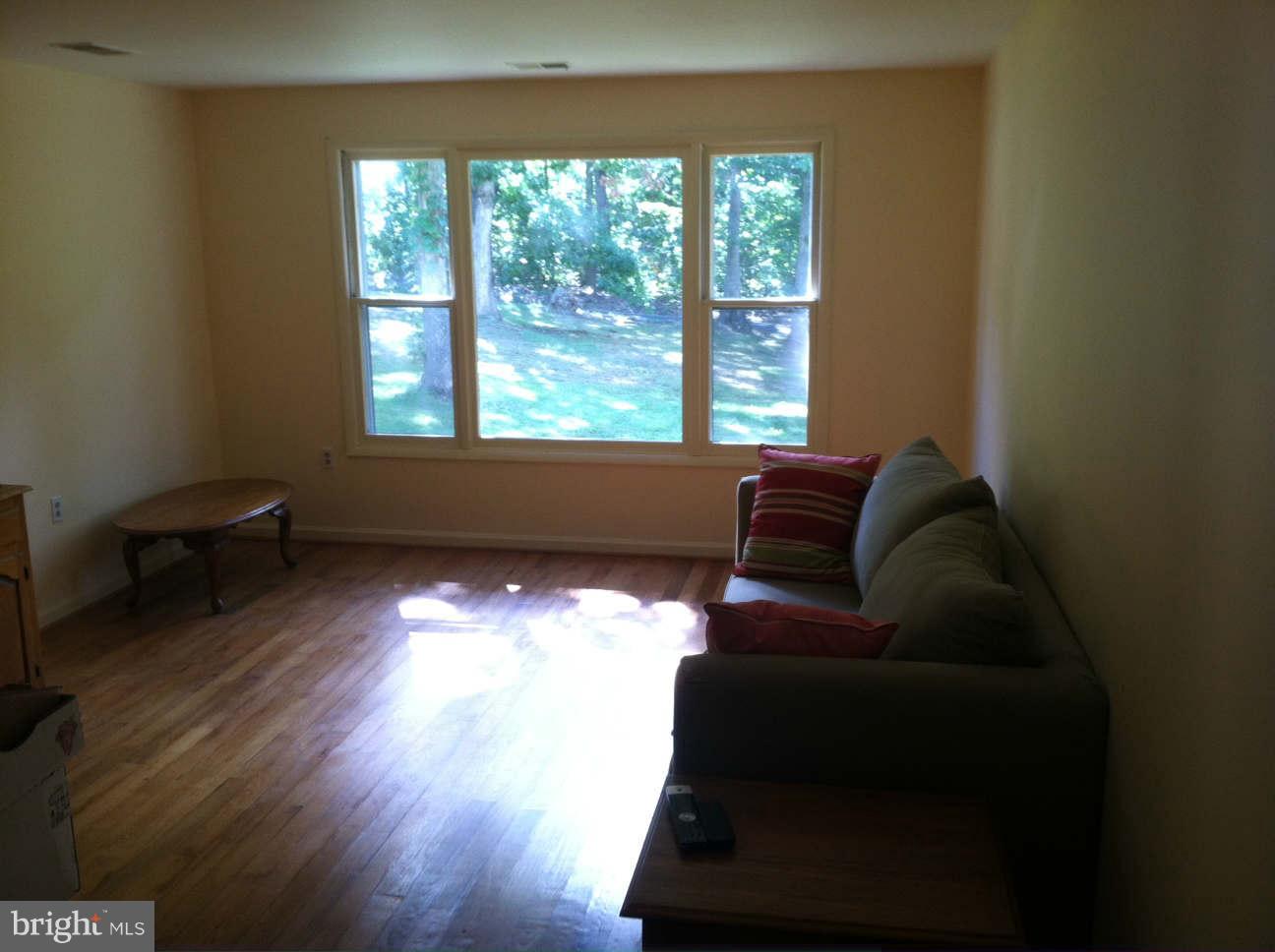 640 Catron Ridge Road Bentonville, VA 22610 - Photo 17 of 19 Living Room