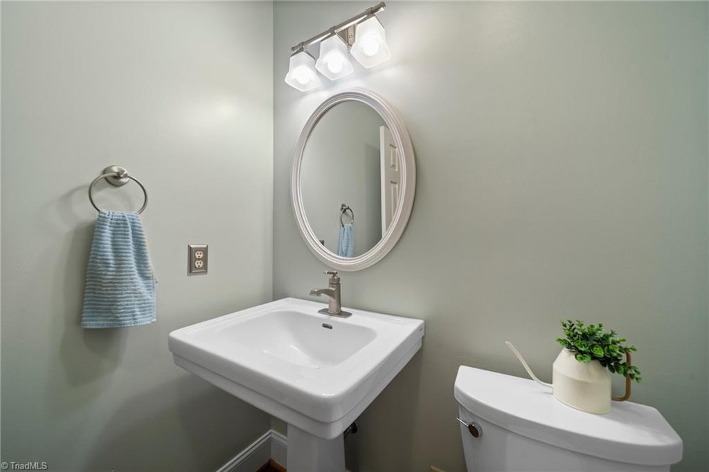 3806 Rockingham Road South Greensboro, NC 27407 - Photo 26 of 47