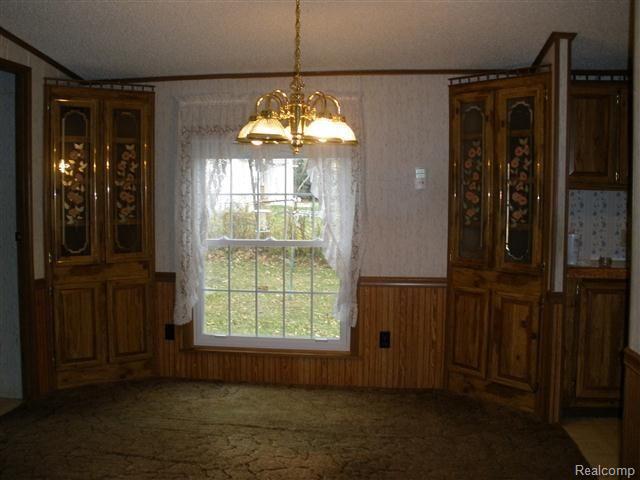 4988 North Nicholson Road Fowlerville, MI 48836 - Photo 5 of 9 Dining room