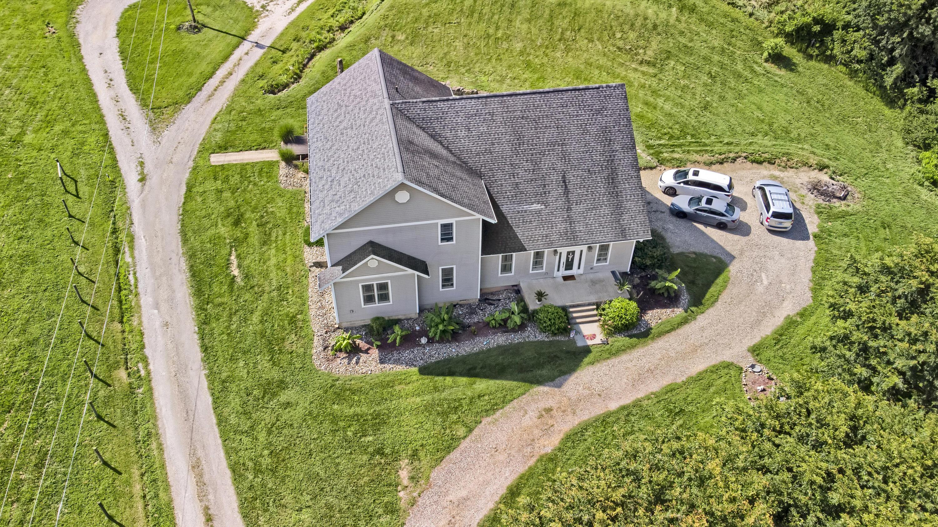67295 Old Twenty One Road Cambridge, OH 43725 - Photo 4 of 51 DJI_0194