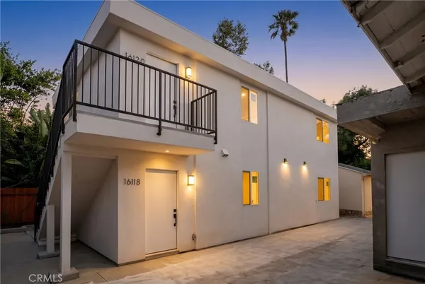 $2,800 | 16118 Haynes Street, Van Nuys, CA 91406
