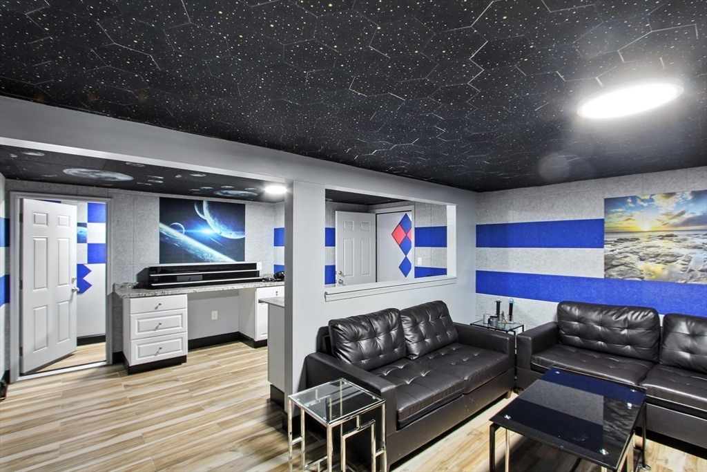 106 Home Park Road Braintree, MA 02184 - Photo 28 of 37 a living room with furniture