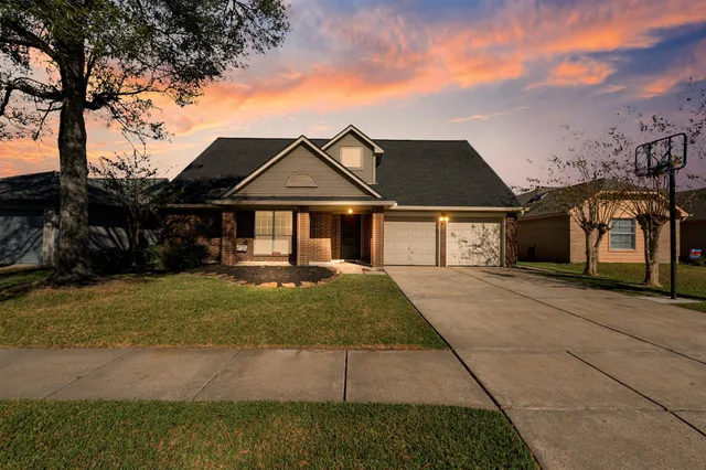 $299,000 | 10905 West Dogwood Drive, La Porte, TX 77571