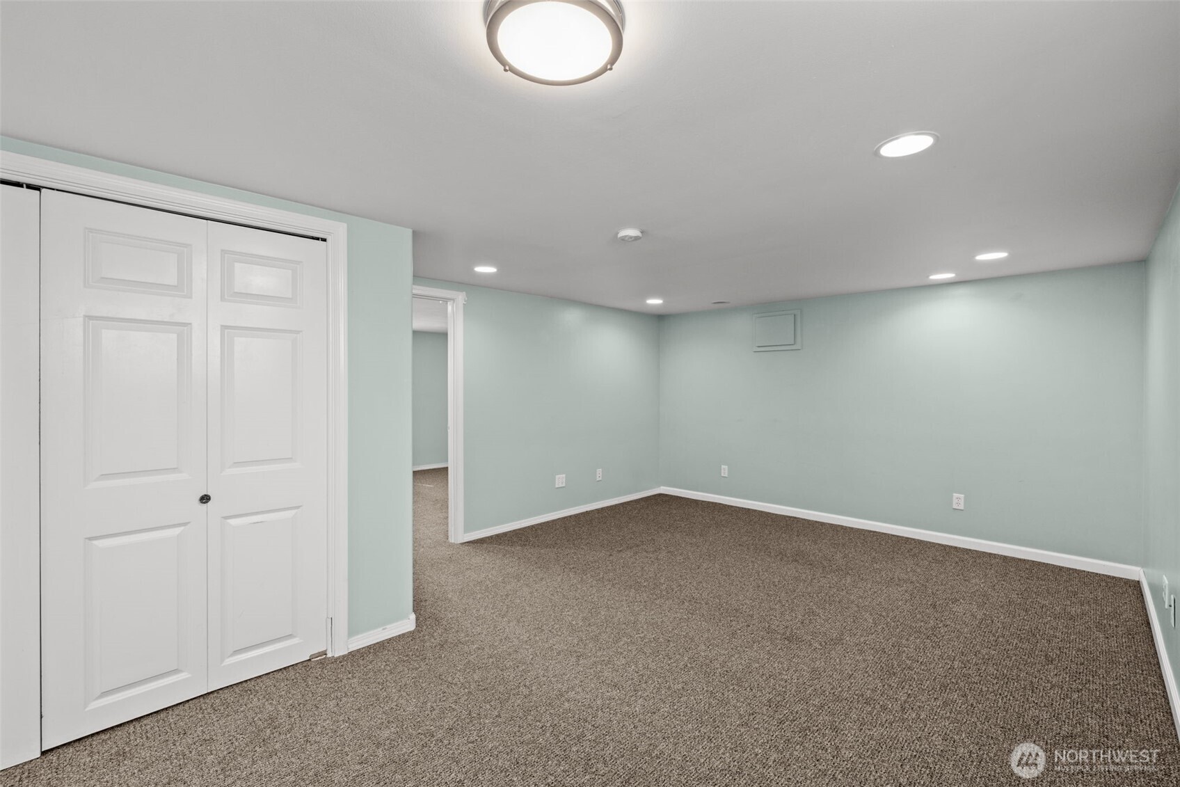 7842 Lake City Way Northeast Seattle, WA 98115 - Photo 27 of 36 a view of an empty room