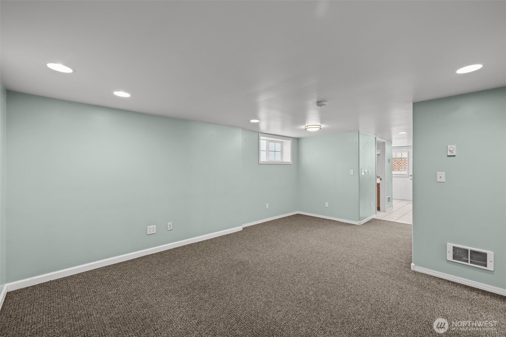 7842 Lake City Way Northeast Seattle, WA 98115 - Photo 29 of 36