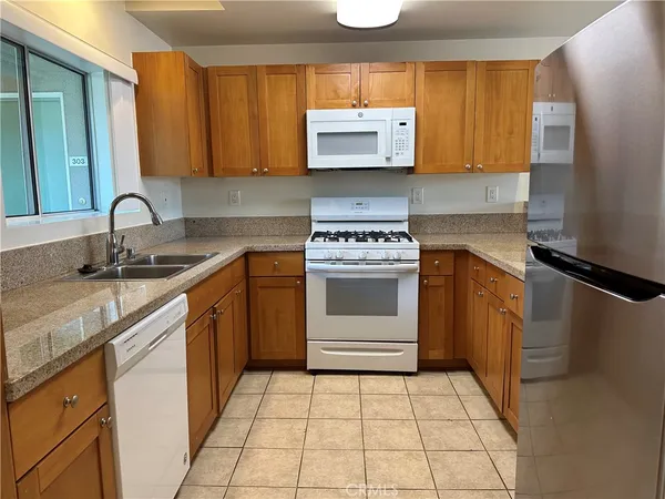 $479,000 | 7551 Jordan Canoga Park, Unit 304, Canoga Park, CA 91303