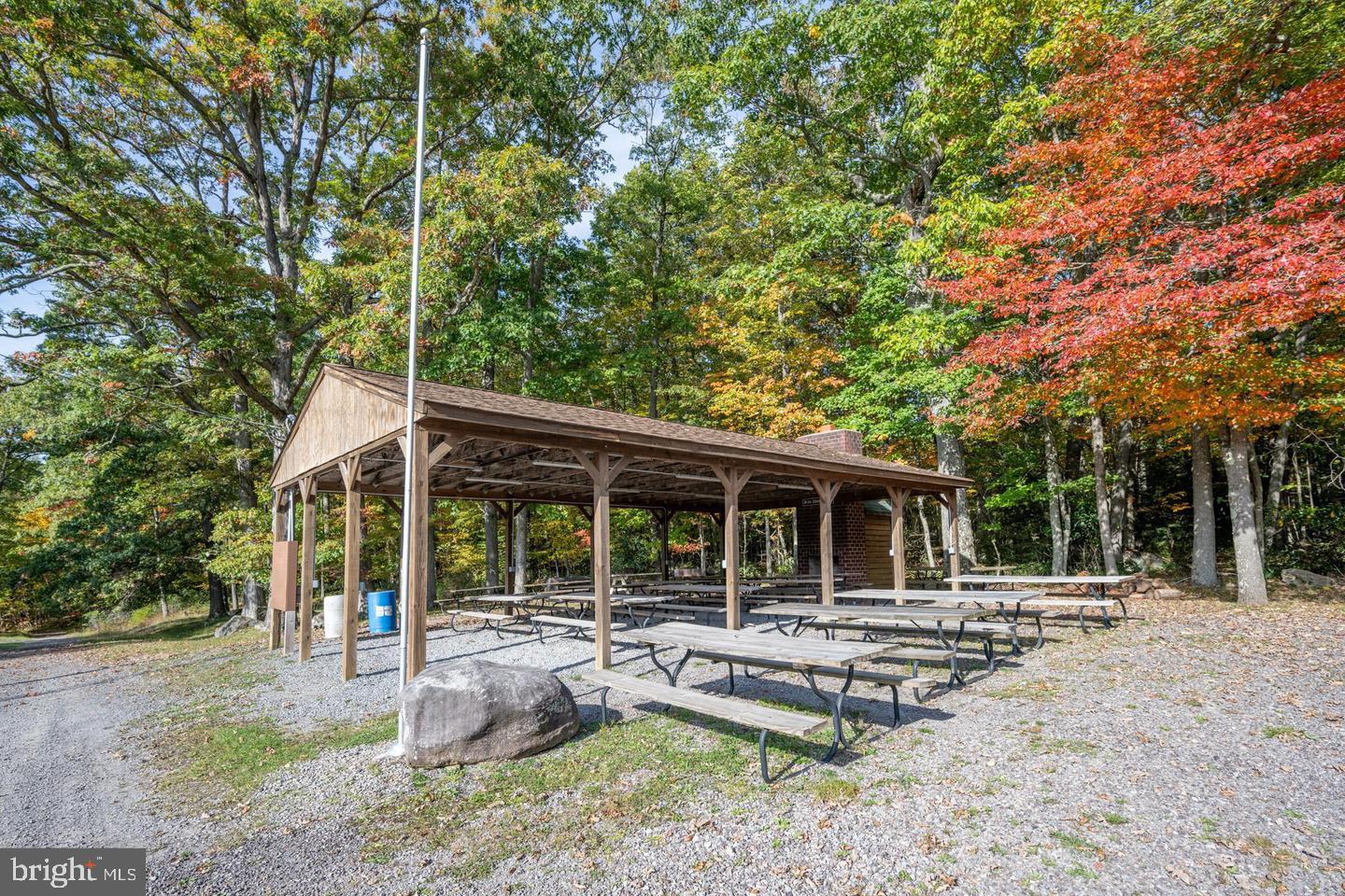 34-35 Fox Tail Road Oakland, MD 21550 - Photo 6 of 11