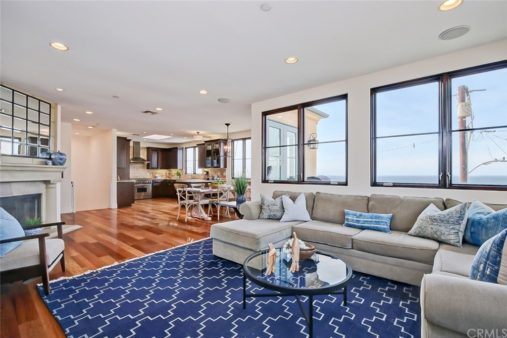 320 33rd Place Manhattan Beach, CA 90266 - Photo 1 of 1