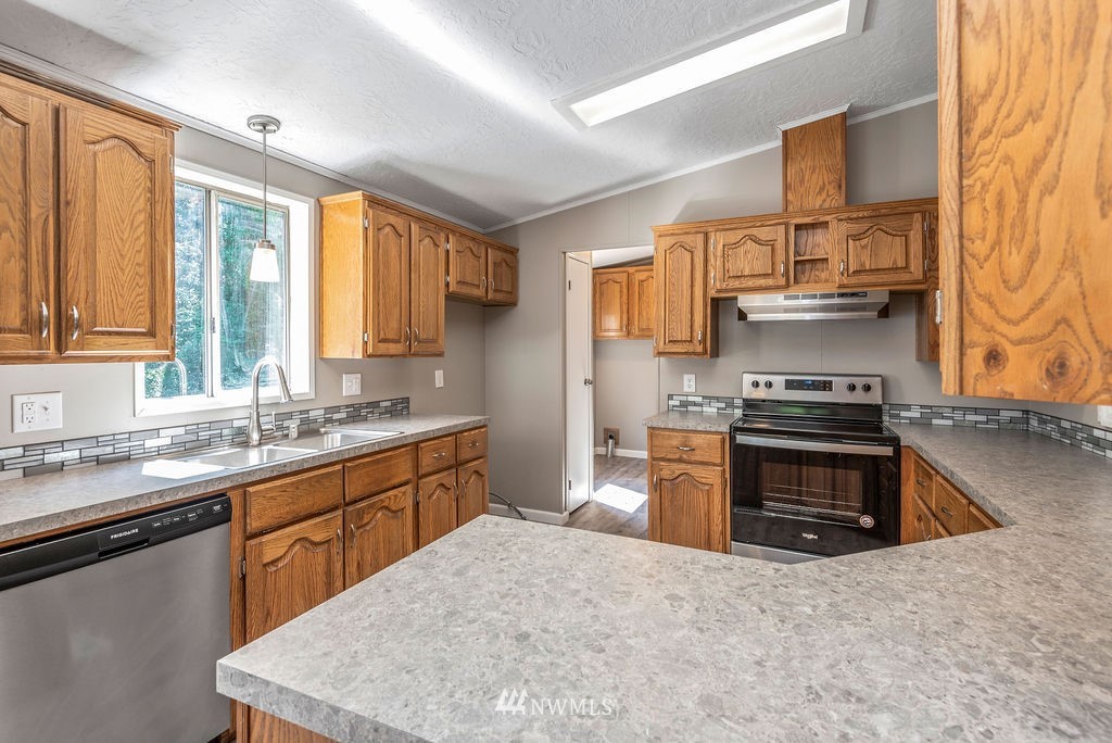 815 Si Town Road Castle Rock, WA 98611 - Photo 3 of 23 Gallery Image 3
