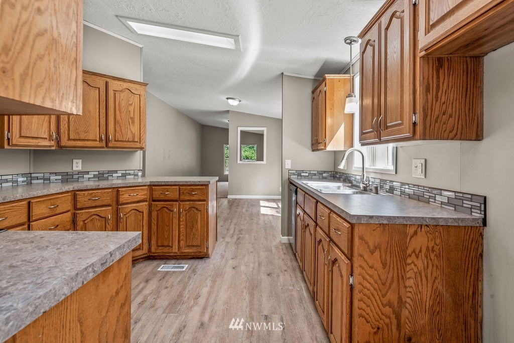 815 Si Town Road Castle Rock, WA 98611 - Photo 5 of 23 Gallery Image 5