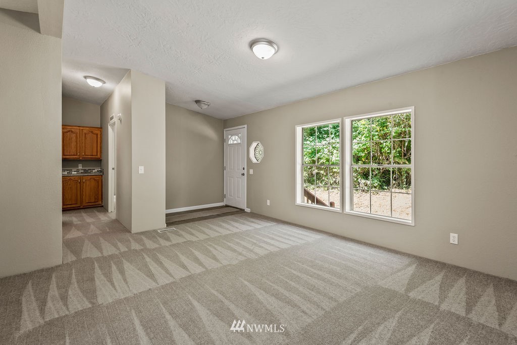 815 Si Town Road Castle Rock, WA 98611 - Photo 9 of 23 Gallery Image 9