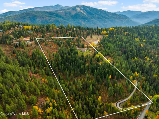 $1,214,000 | 833 Drummond Peak Road, Pinehurst, ID 83850