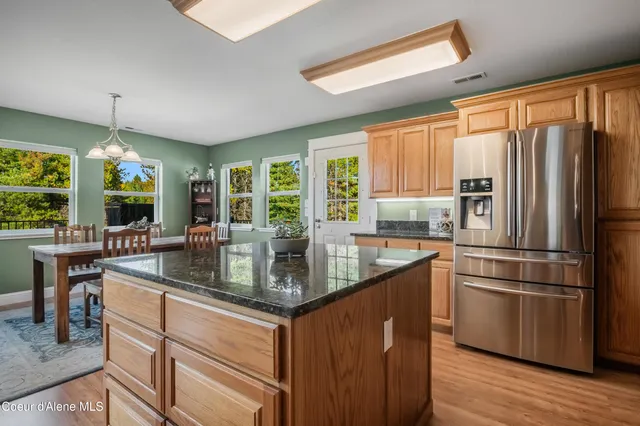 $1,214,000 | 833 Drummond Peak Road, Pinehurst, ID 83850