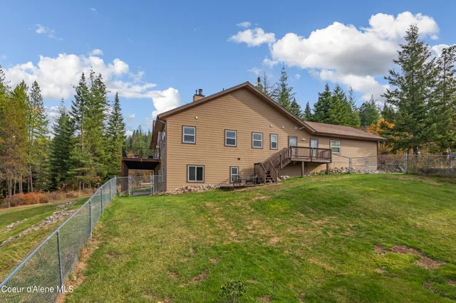 $1,214,000 | 833 Drummond Peak Road, Pinehurst, ID 83850