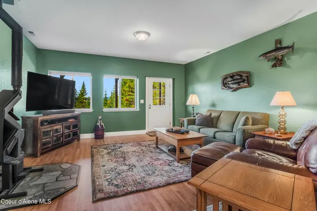 $1,214,000 | 833 Drummond Peak Road, Pinehurst, ID 83850