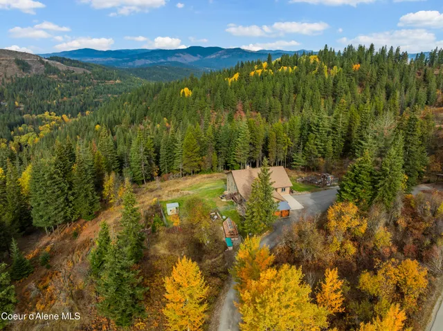 $1,214,000 | 833 Drummond Peak Road, Pinehurst, ID 83850