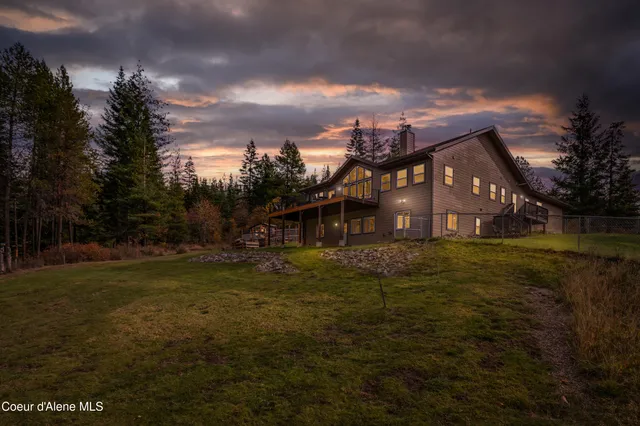 $1,214,000 | 833 Drummond Peak Road, Pinehurst, ID 83850
