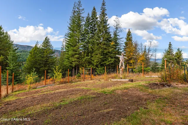 $1,214,000 | 833 Drummond Peak Road, Pinehurst, ID 83850