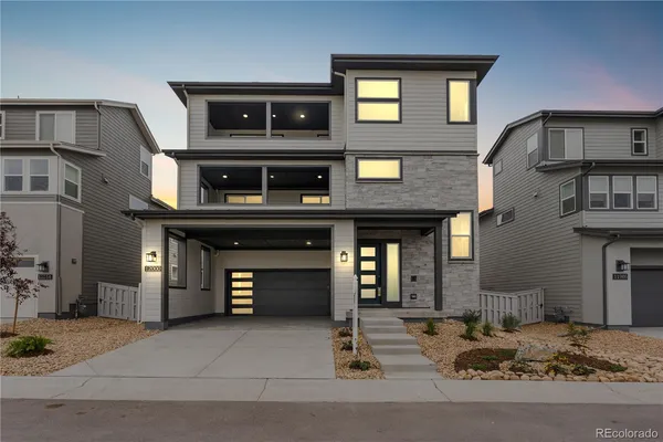 a view of a entryway of the house