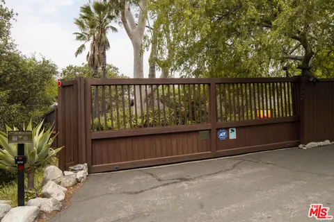 $3,249,000 | 360 Edwards Place, Glendale, CA 91206