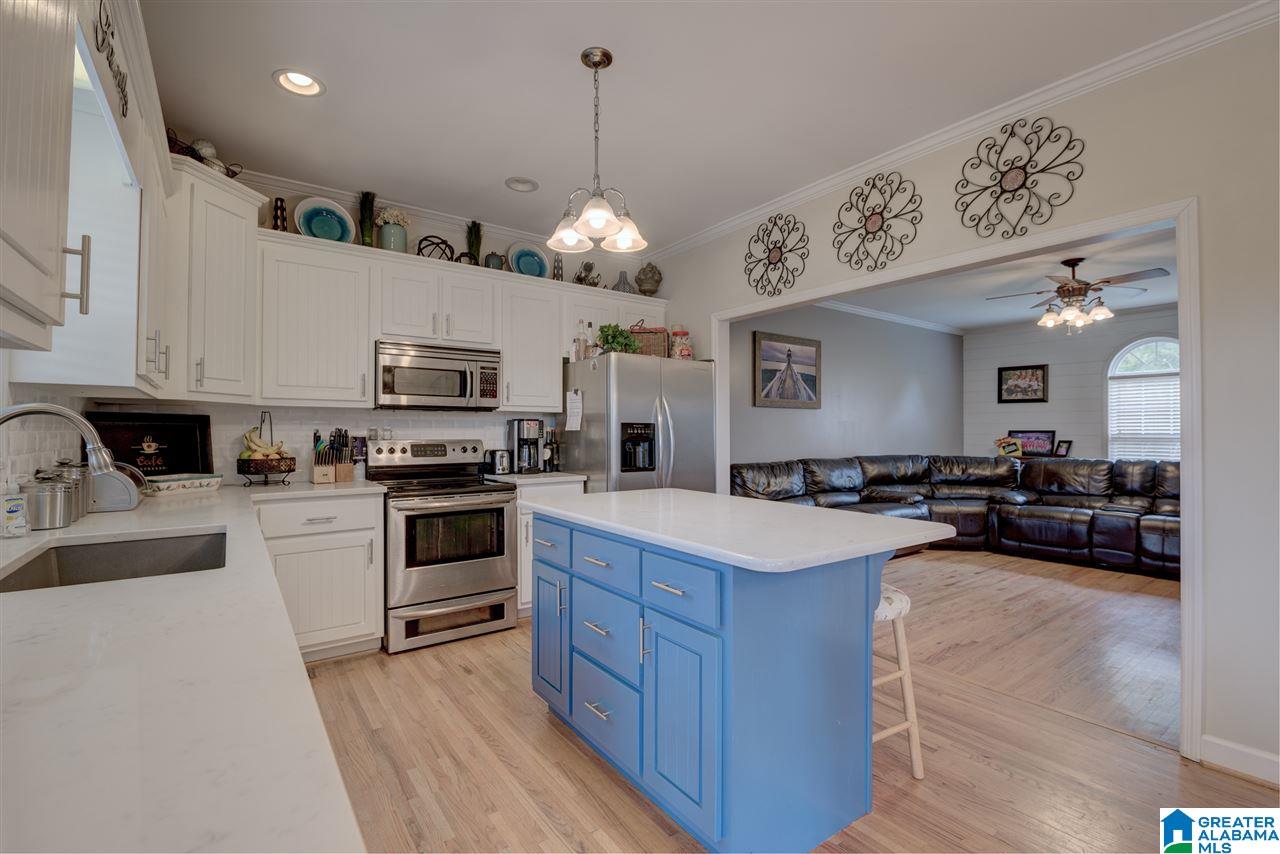 1104 Mountain Lake Road Warrior, AL 35180 - Photo 15 of 34