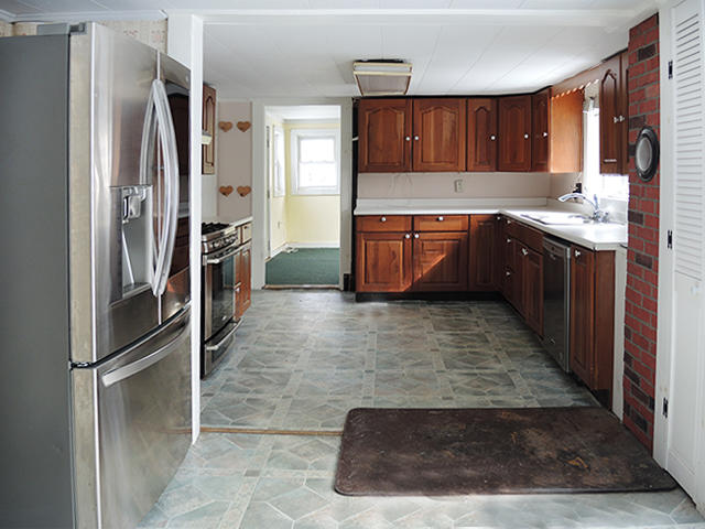 207 Windsor Road Chelsea, ME 04330 - Photo 11 of 40 9 KITCHEN