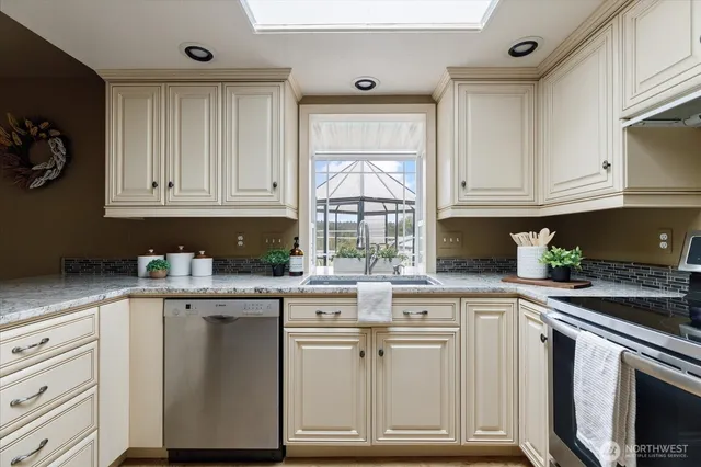 $775,000 | 1856 North Boon Road, Oak Harbor, WA 98277