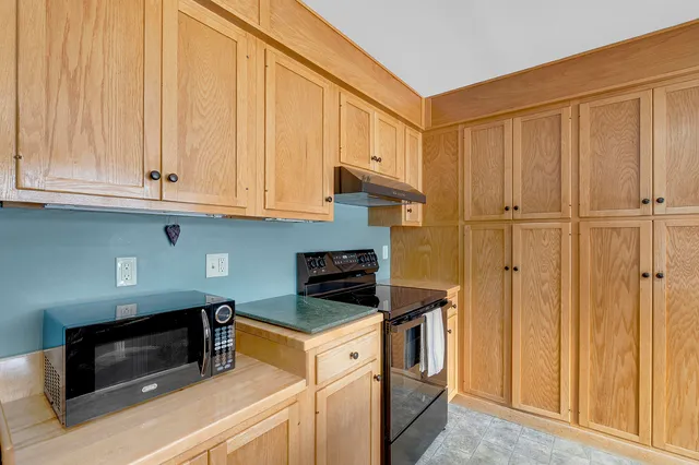 $925,000 | 227 Benson Road, Manchester, ME 04351