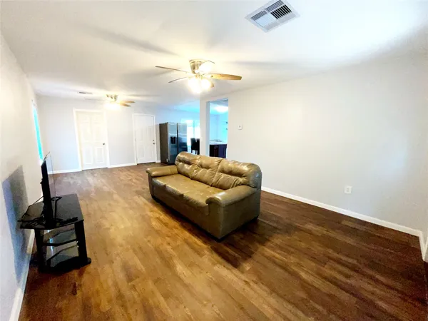 $1,675 | 3627 Keeland Street, Houston, TX 77093