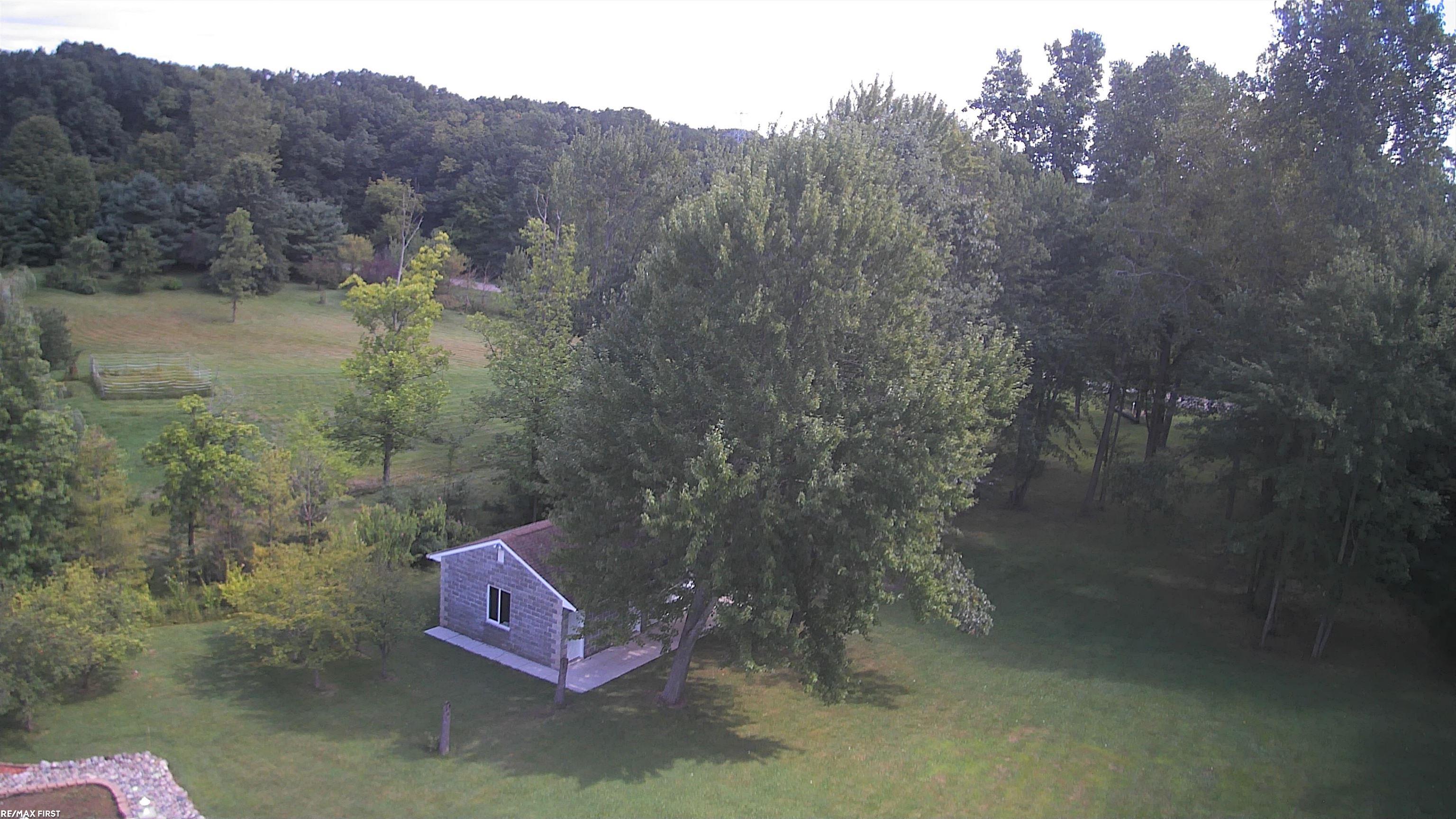 400 East Romeo Road Oakland, MI 48363 - Photo 9 of 85 50186573-ee3d5468-a94c-446d-9bcd-db83b498ee6c.JPG