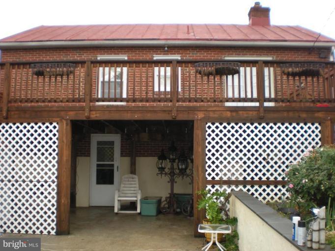 16014 Barnesville Road Boyds, MD 20841 - Photo 2 of 6 a front view of a house