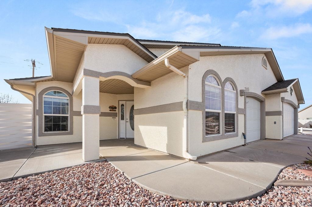 203 Round Rock Circle Grand Junction, CO 81503 - Photo 2 of 39