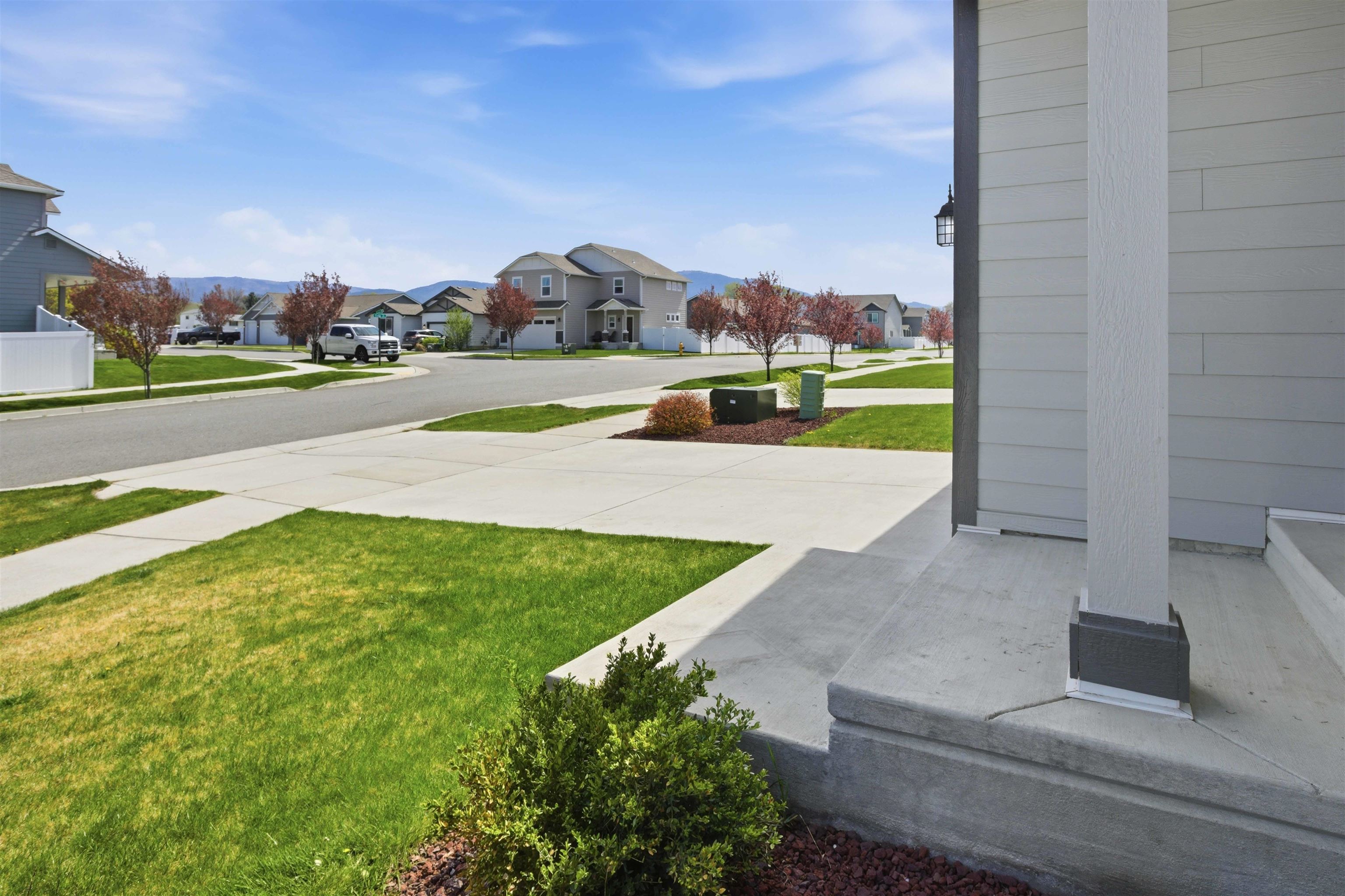 616 South Grady Road Spokane Valley, WA 99016 - Photo 4 of 49 Gallery Image 4