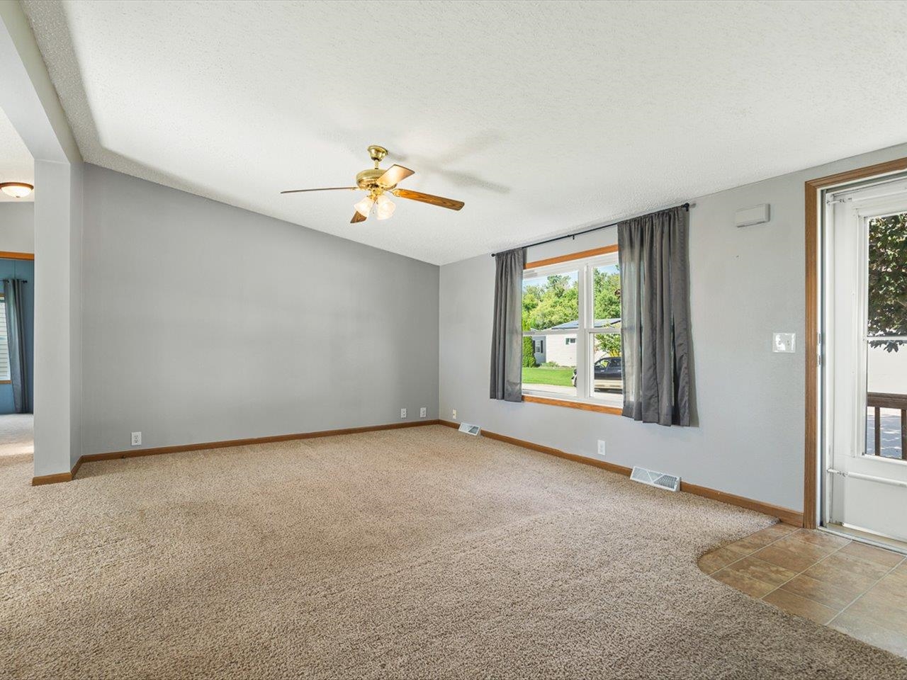 8652 Springwood Court Roscoe, IL 61073 - Photo 7 of 29
