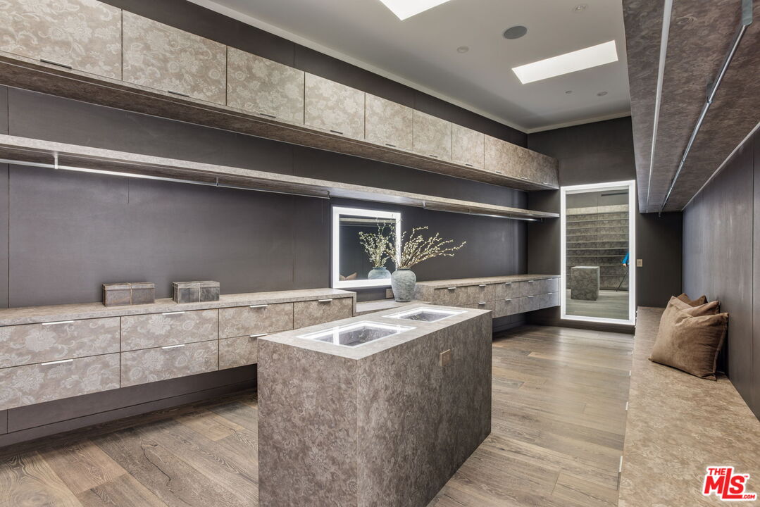 1116 Chantilly Road Los Angeles, CA 90077 - Photo 23 of 46 Gallery Image 23