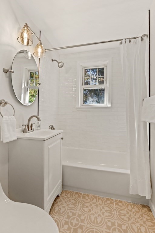 314 Riverside Street Lowell, MA 01854 - Photo 16 of 35 Gallery Image 16