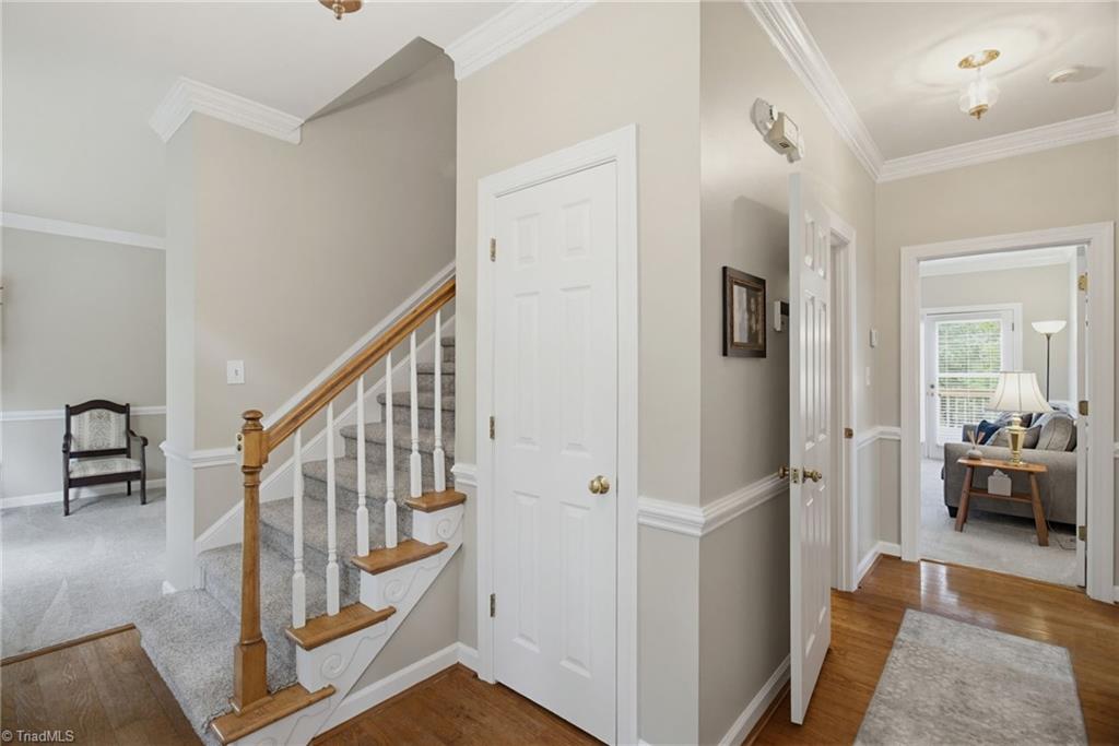 520 Barrett Road Winston-Salem, NC 27104 - Photo 2 of 27