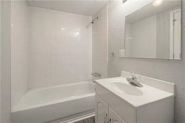 $265,500 | 404 Northeast Castle Drive, Lee's Summit, MO 64086