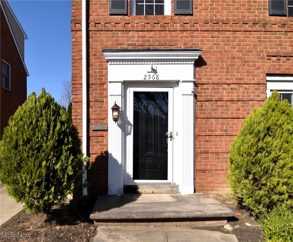 2568 Saybrook Road Cleveland, OH 44118 - Photo 4 of 50 Gallery Image 4