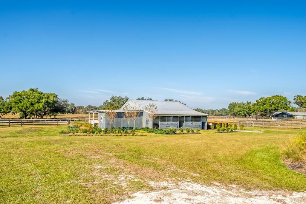 15305 Northwest 112th Place Road Morriston, FL 32668 - Photo 7 of 95 Gallery Image 7