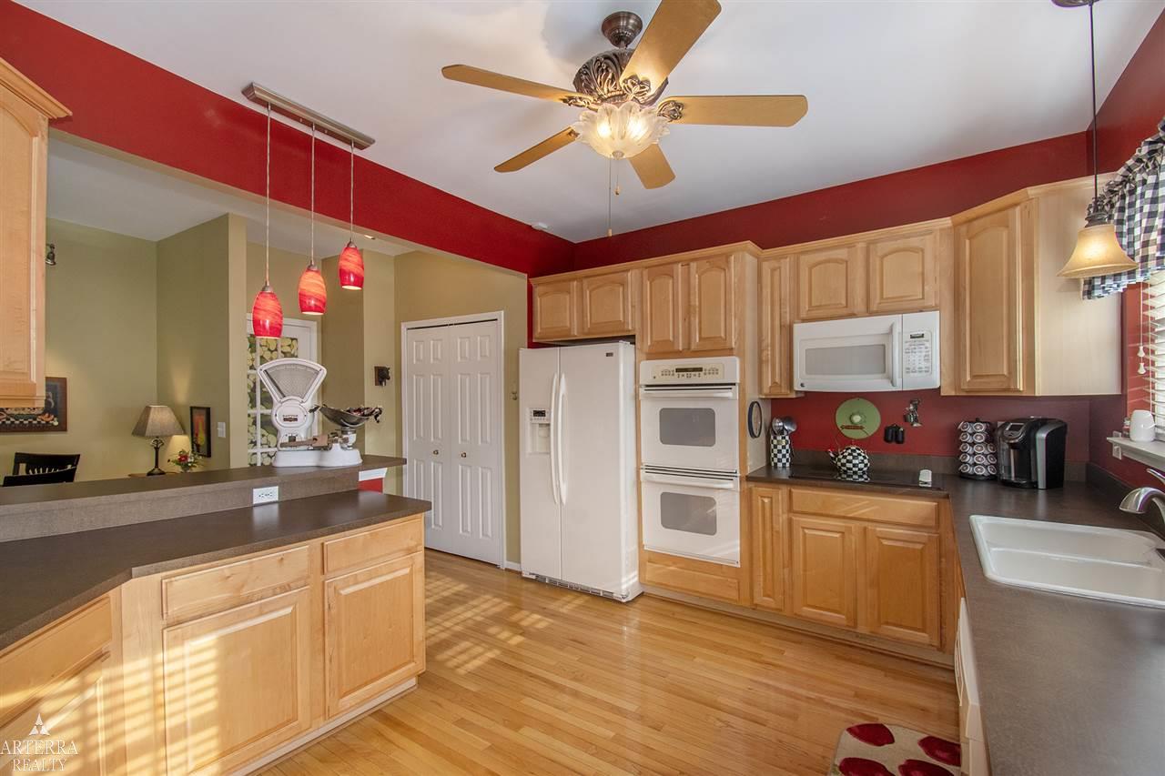 694 West Bluff Court Rochester, MI 48307 - Photo 6 of 35