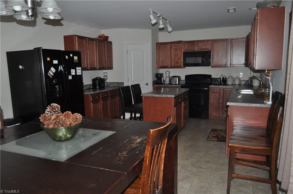 1131 Red Sage Road Winston-Salem, NC 27127 - Photo 11 of 27 Gallery Image 11