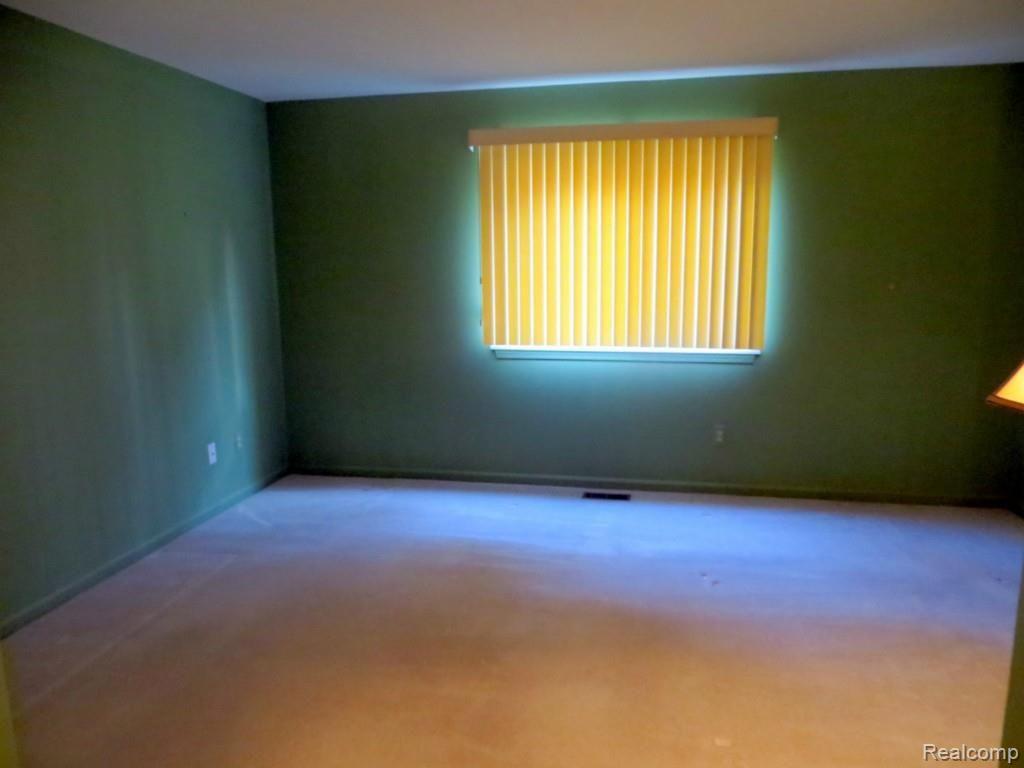708 South Milford Road, Unit 2 Milford, MI 48381 - Photo 10 of 18