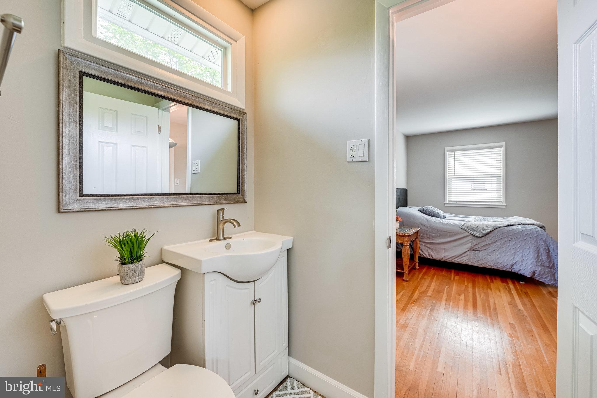 4005 Lees Corner Road Chantilly, VA 20151 - Photo 17 of 31 Half Bath
