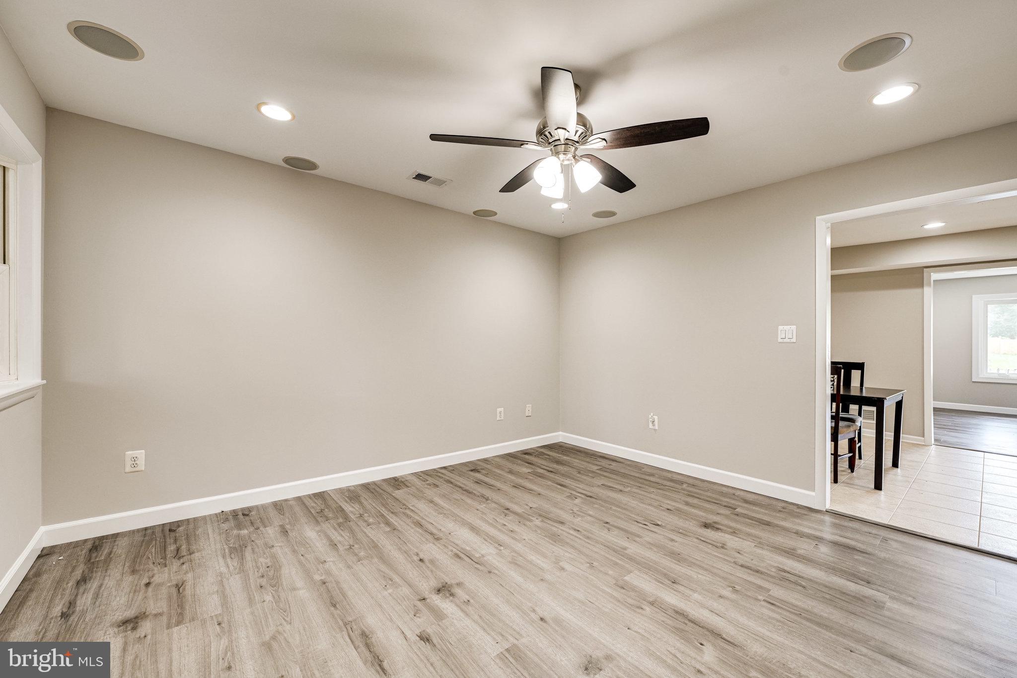 4005 Lees Corner Road Chantilly, VA 20151 - Photo 23 of 31 Family Room