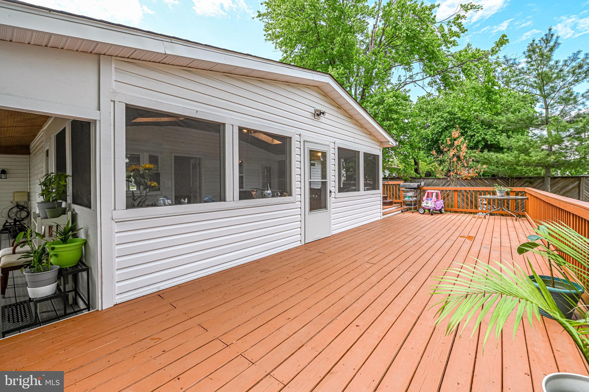 4005 Lees Corner Road Chantilly, VA 20151 - Photo 25 of 31 sundeck