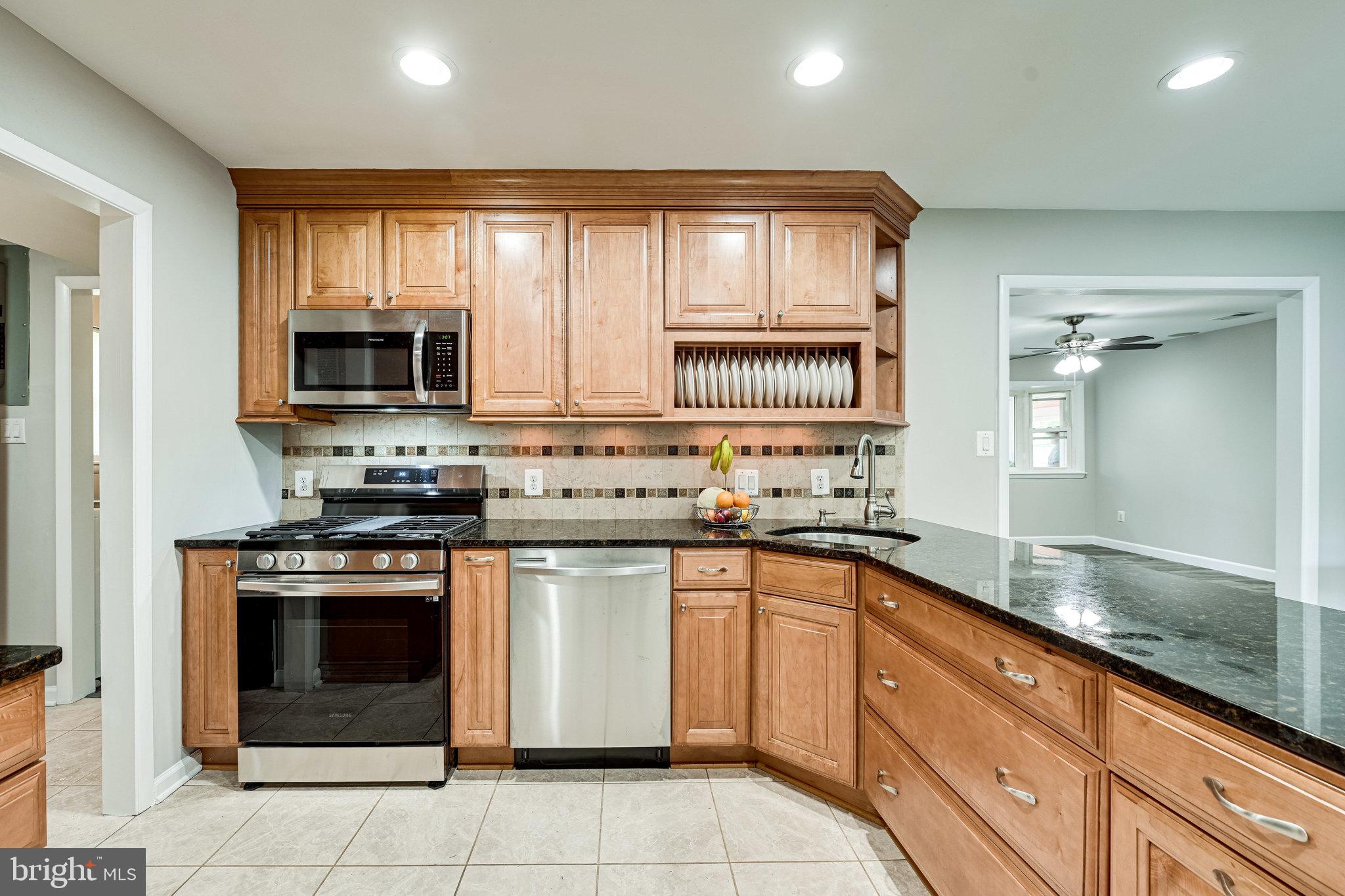 4005 Lees Corner Road Chantilly, VA 20151 - Photo 8 of 31 Kitchen